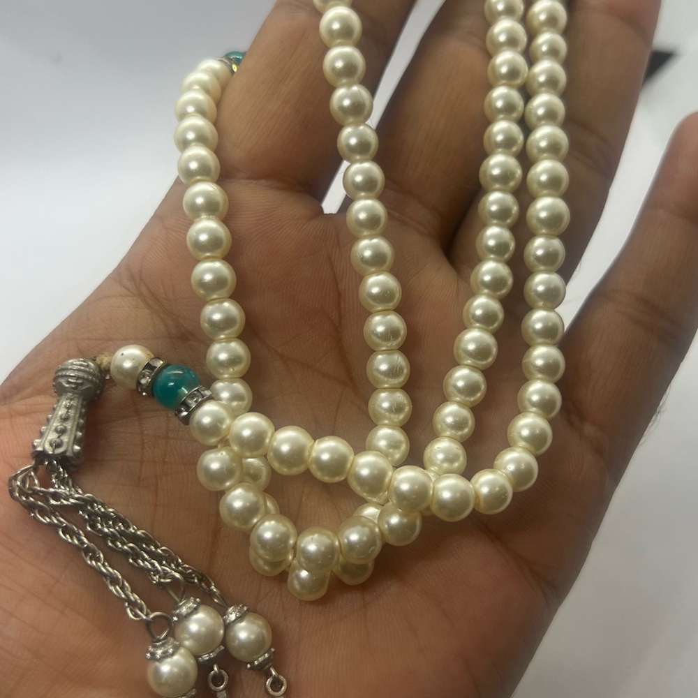 Blue and Cream Pearl Necklace with Silver Cross - Picture 4 of 5